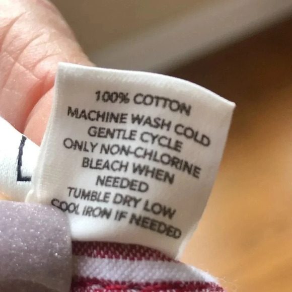 Ann Taylor Loft Red and White Seersucker Striped Bermuda Shorts Size 8 - Picture 5 of 5